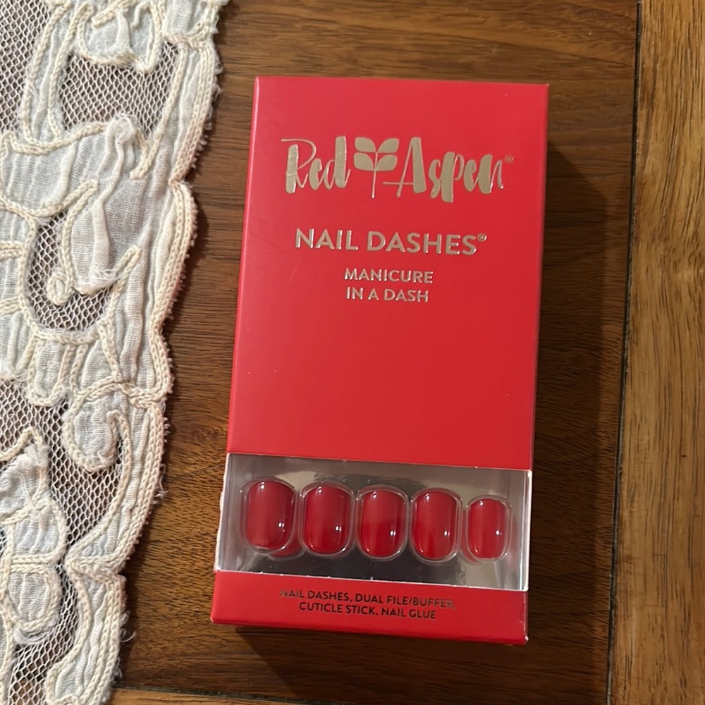 Red Aspen Nail Dashes - Red